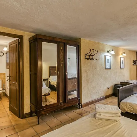 Habitacions Mas Fuselles 3*