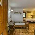 Habitacions Mas Fuselles 3*