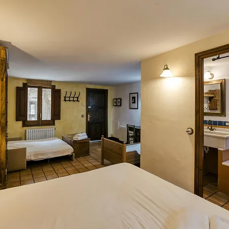 Guest house Habitacions Mas Fuselles 3*