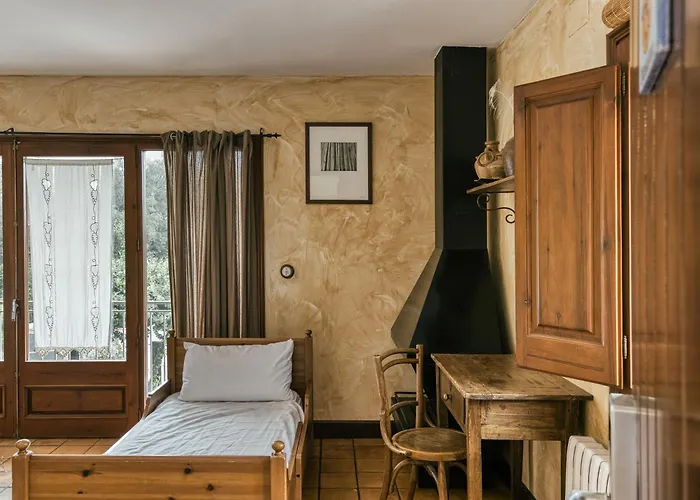 Habitacions Mas Fuselles بيت ضيافة