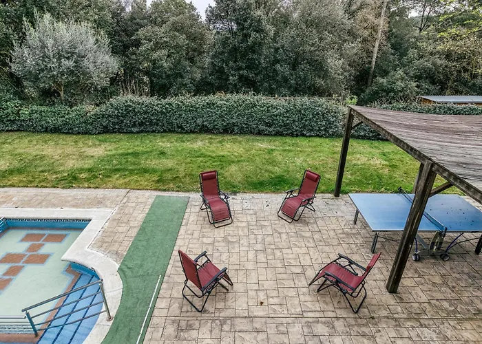 Habitacions Mas Fuselles بيت ضيافة 3*