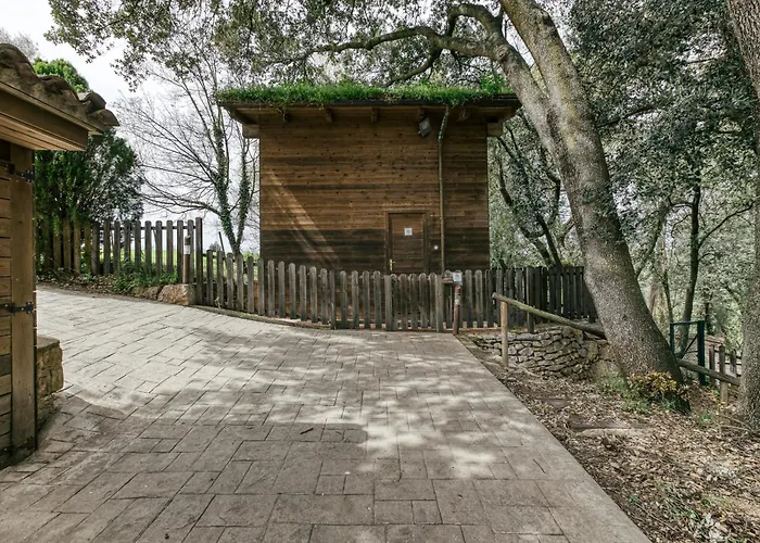 Habitacions Mas Fuselles بيت ضيافة 3*