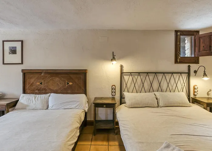 بيت ضيافة Habitacions Mas Fuselles خيرونا