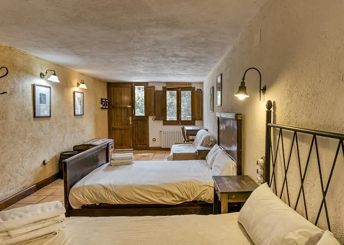 Habitacions Mas Fuselles بيت ضيافة