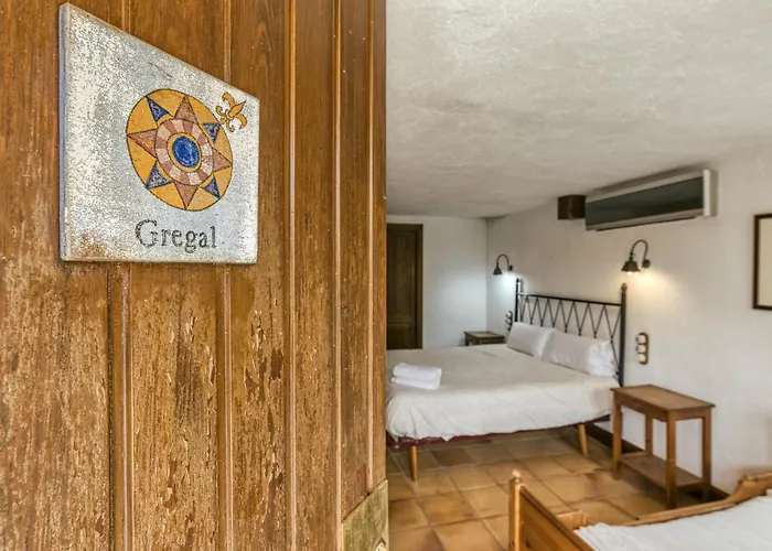 Habitacions Mas Fuselles بيت ضيافة