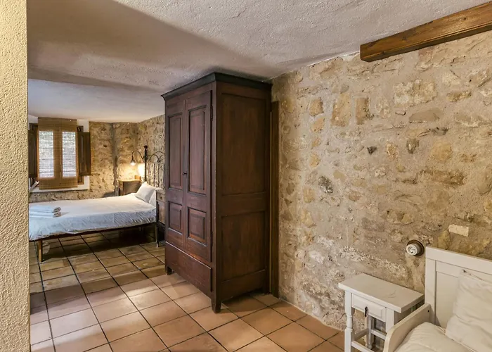 Habitacions Mas Fuselles 3* خيرونا