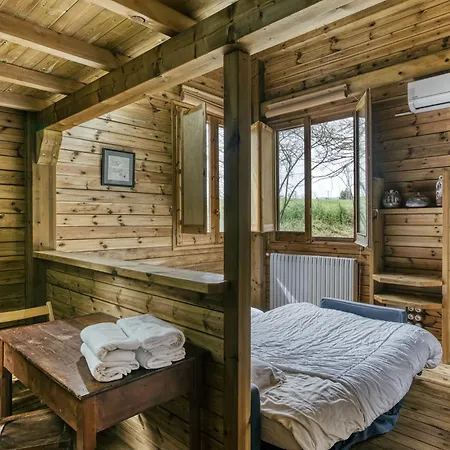 Habitacions Mas Fuselles Гостьовий будинок