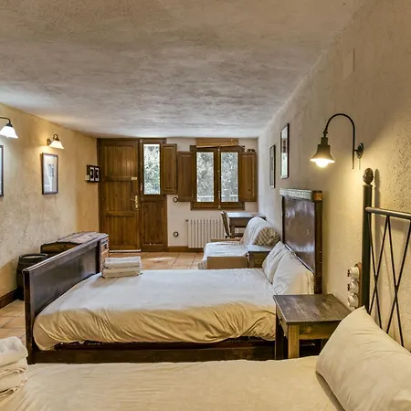 Habitacions Mas Fuselles Гостьовий будинок